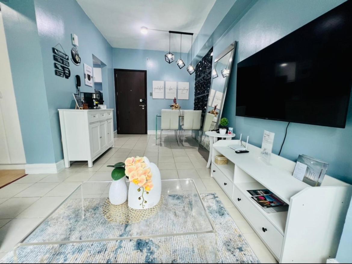Fort Bonifacio Bgc Condo Тагиг Экстерьер фото